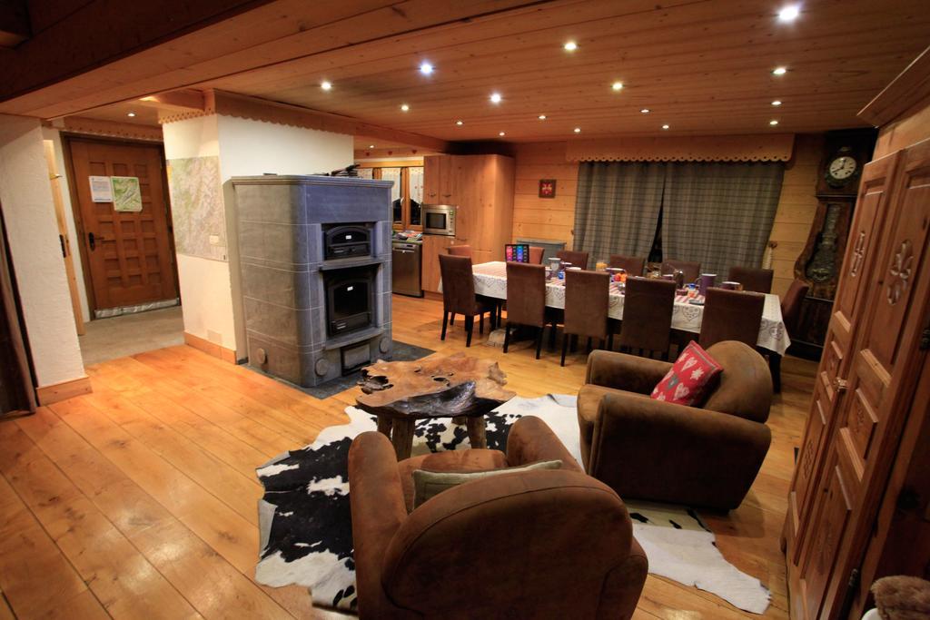 Chalet La Taniere De Groumff Шамоні Номер фото